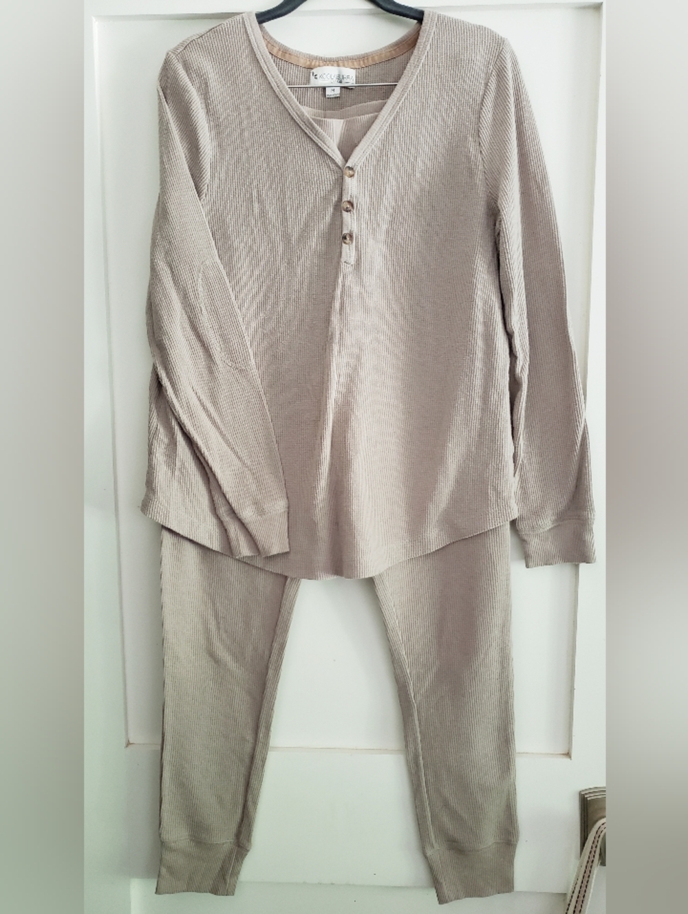 Koolaburra Sweat Suit Set, Size M, Not Used